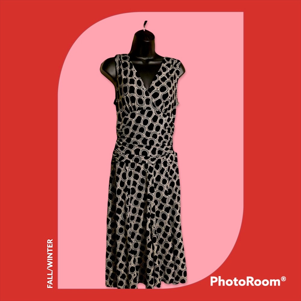 White and black circle  60s inspired dress